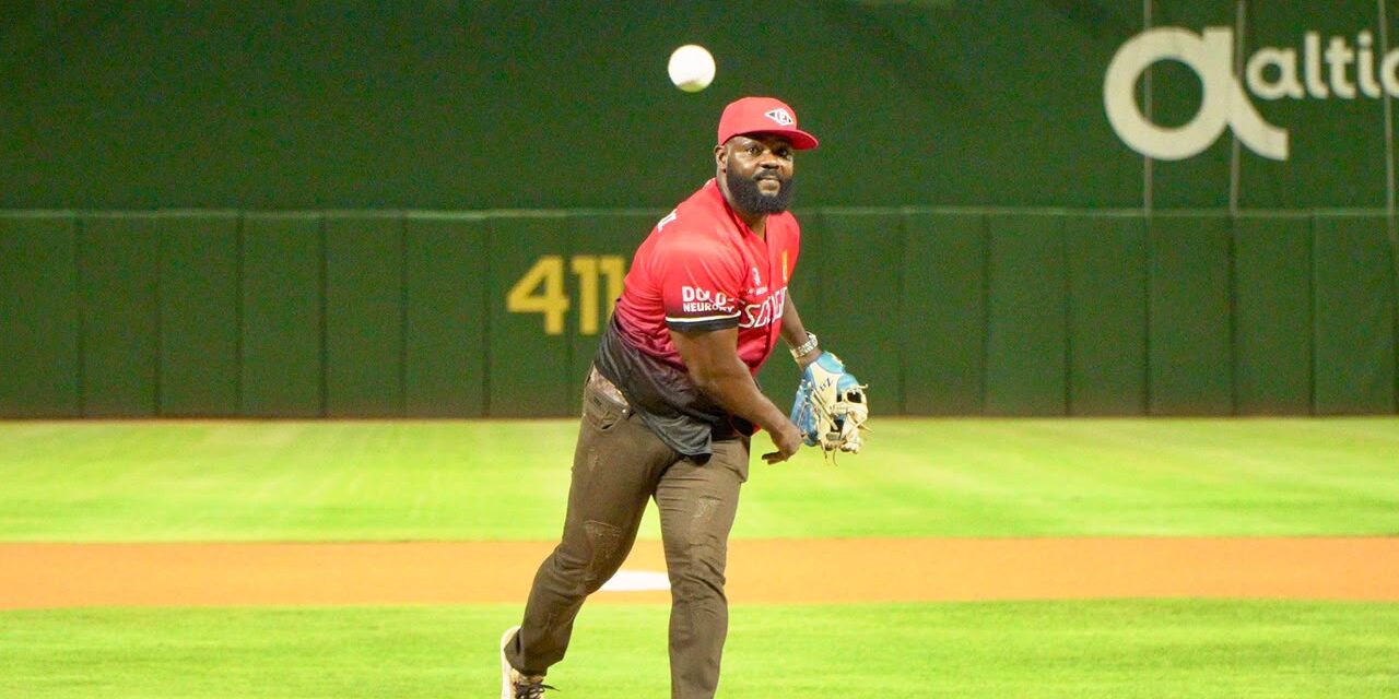 Rodney abre temporada de Leones con lanzamiento de honor