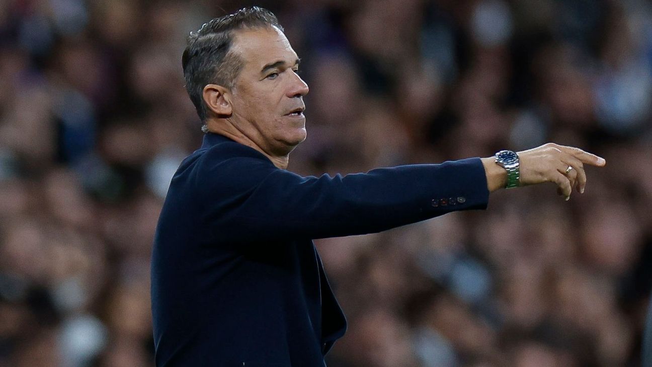 Entrenador del Sevilla insinúa ayuda arbitral al Real Madrid