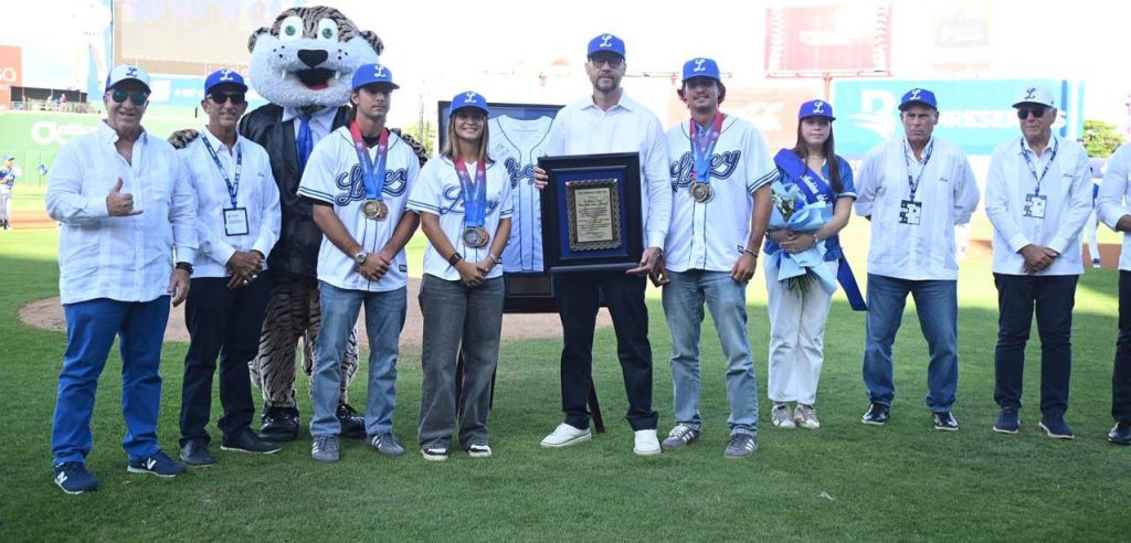 Licey celebra vistosa ceremonia inaugural con los hermanos Pigozzi como protagonistas