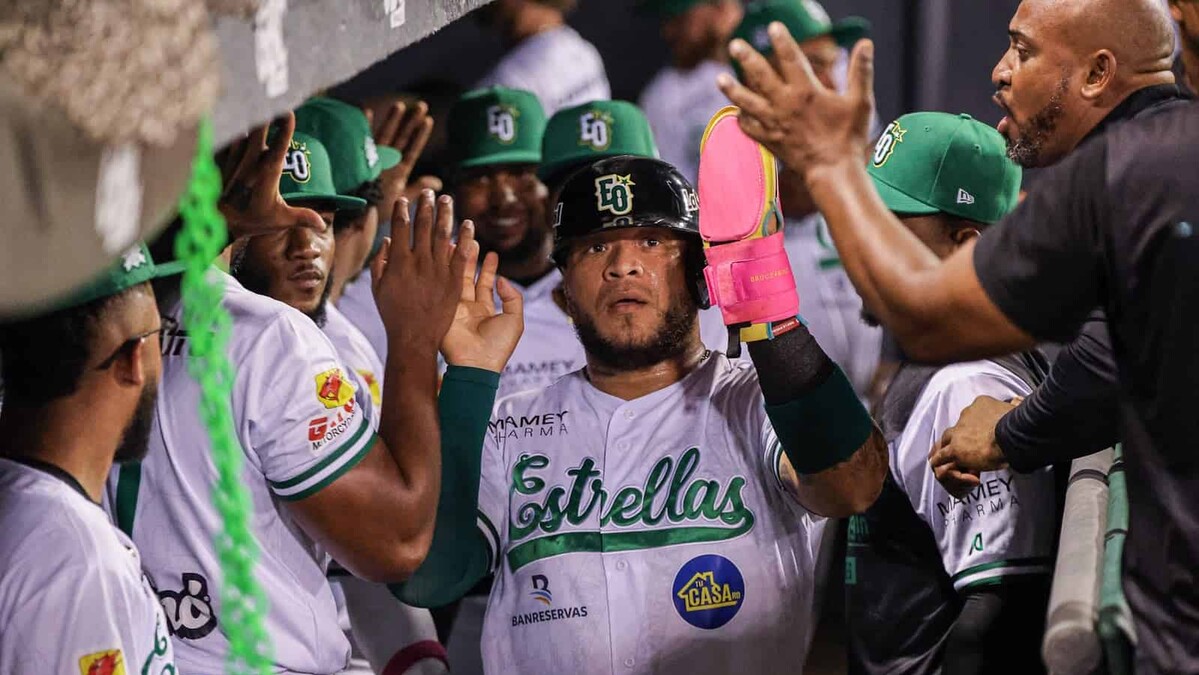Estrellas fabrican cinco en el primero para impulsar una victoria 8-3 sobre el Licey