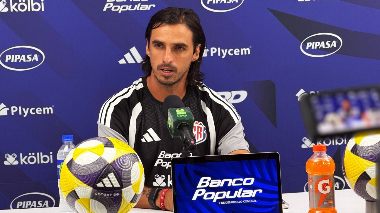 Bryan Ruiz abre una puerta para seguir y sentencia: "Tiene que ser un tico"