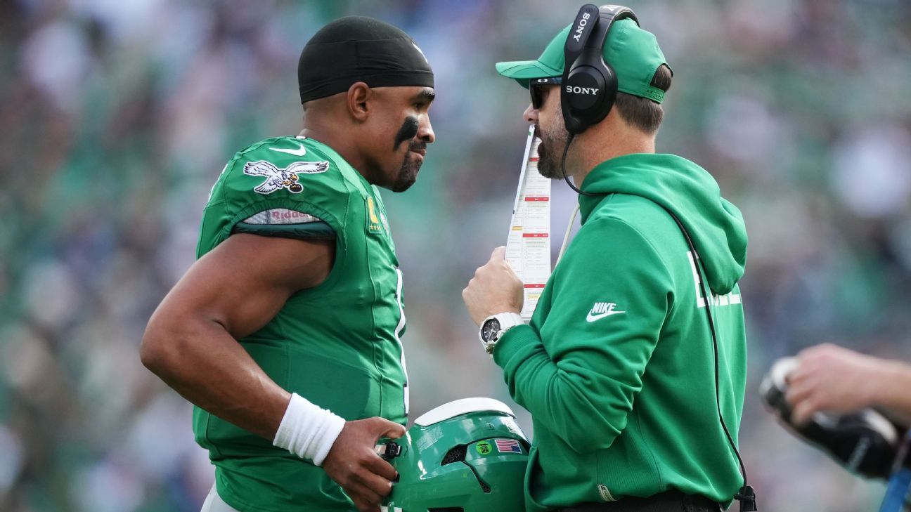 NFL: jefe médico defiende a Eagles por manejo de Jalen Hurts