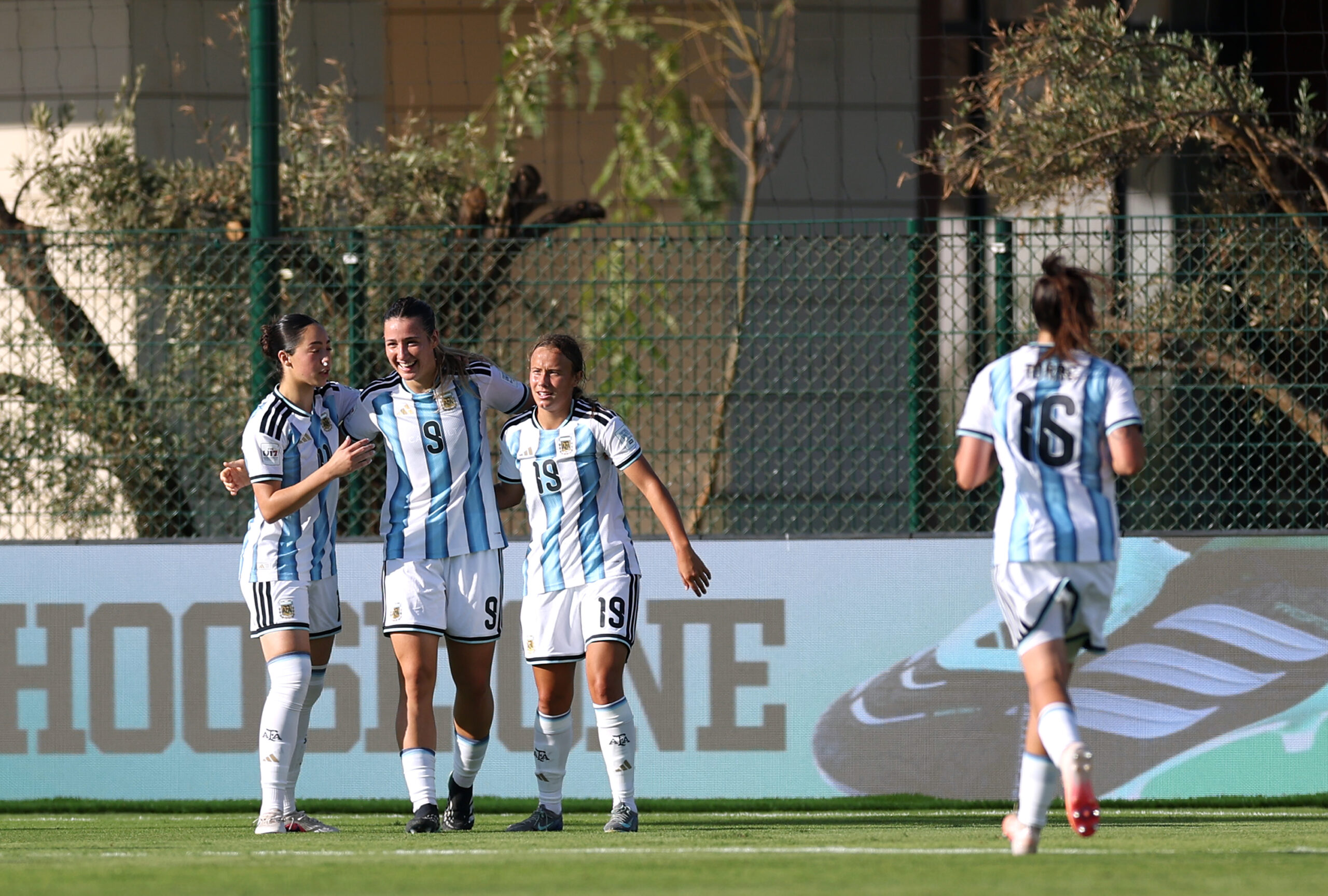 Argentina conquista su primera sonrisa