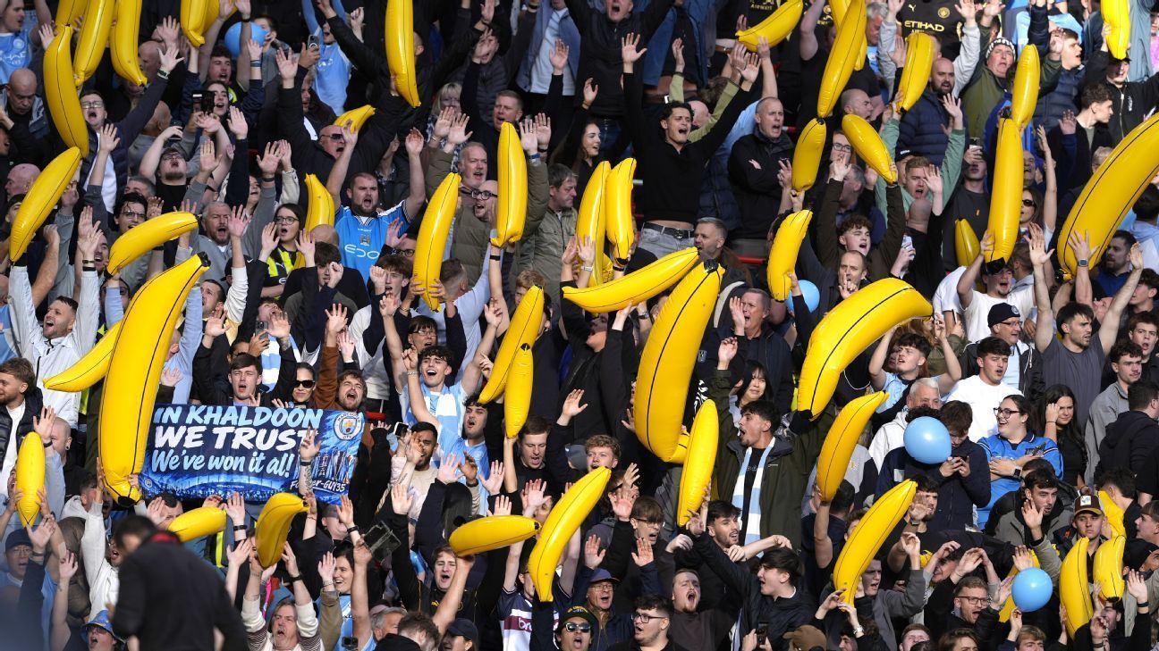 ¿Por qué fans del Manchester City llevan plátanos inflables a partidos?