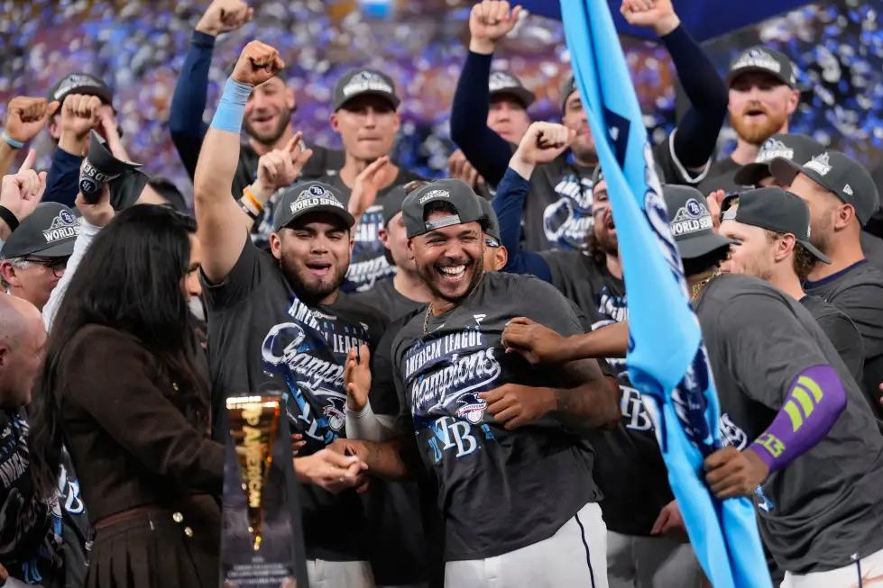 Freddy Peralta es elegido MVP y lleva a los Rays a la Serie Mundial