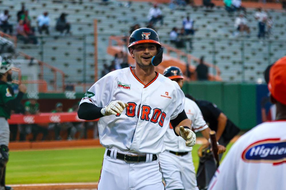 Jardinero Jared Oliva regresa con los Toros del Este