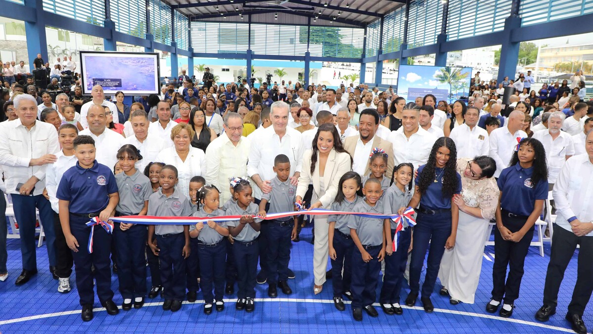 Dejan inaugurado el Complejo Educativo y Deportivo Pedro Martínez en Manoguayabo