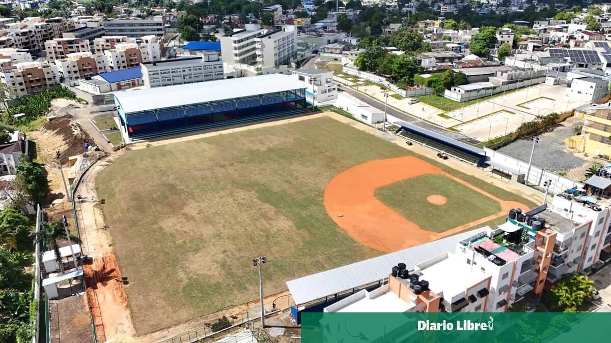 Fundación Pedro Martínez inaugura complejo educativo y deportivo para 1,700 estudiantes