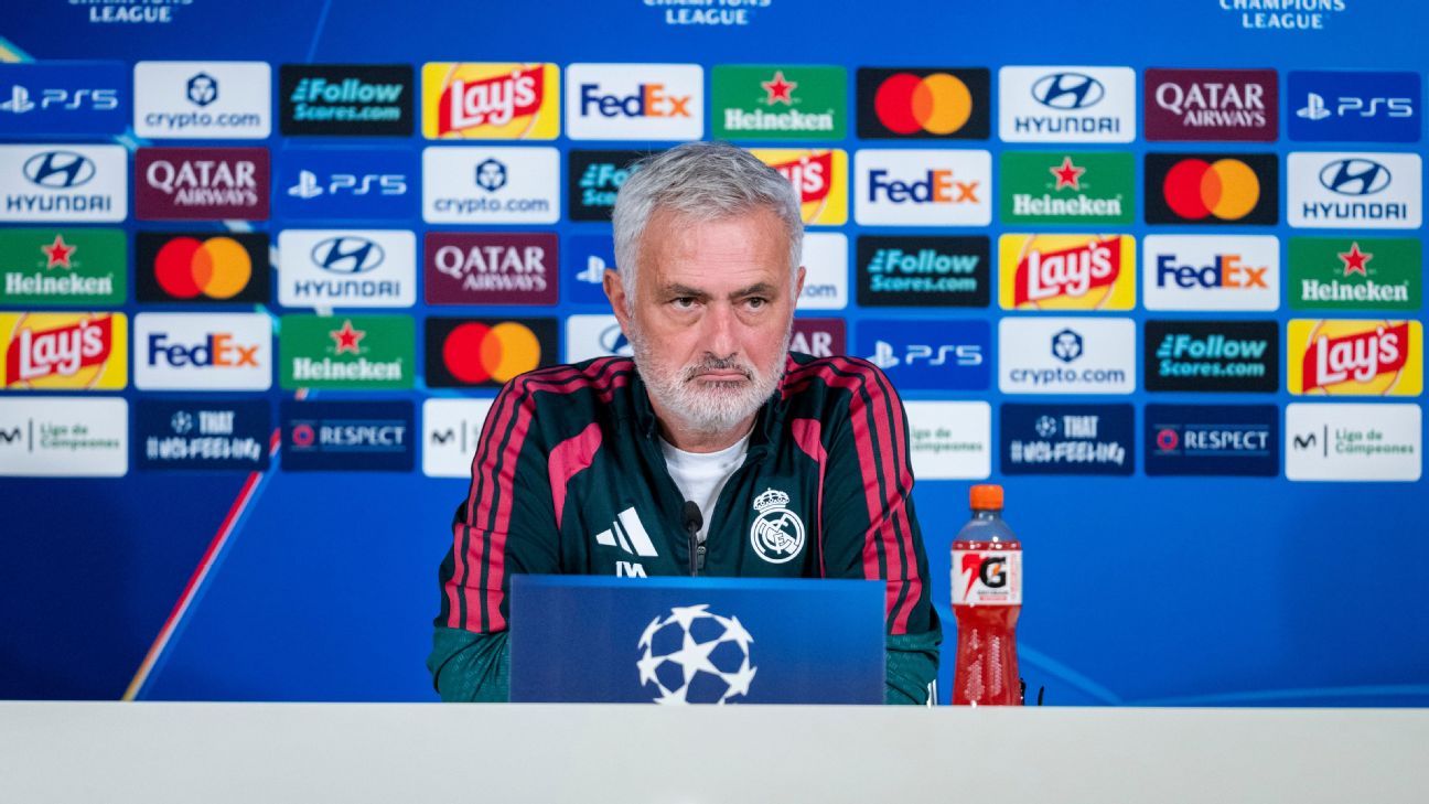 Mourinho sobre el rol de Vinicius: "Lo único intocable es el escudo"