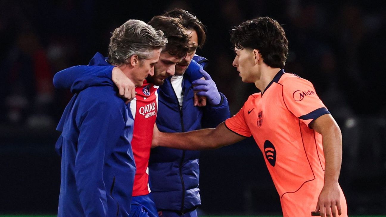 PSG confirma grave lesión que sufrió Kvaratskhelia ante Barcelona