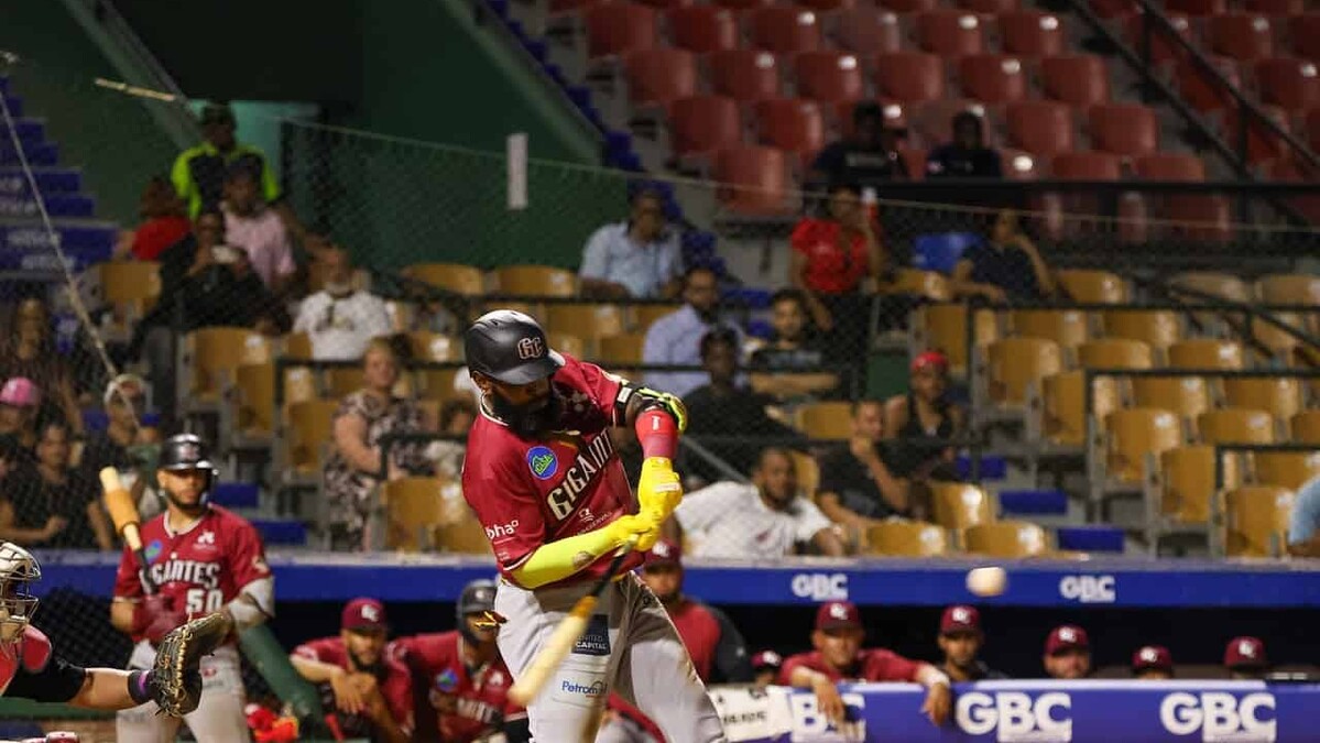 Video | Marcell Ozuna remolca seis vueltas y los Gigantes vienen de atrás ante los Leones