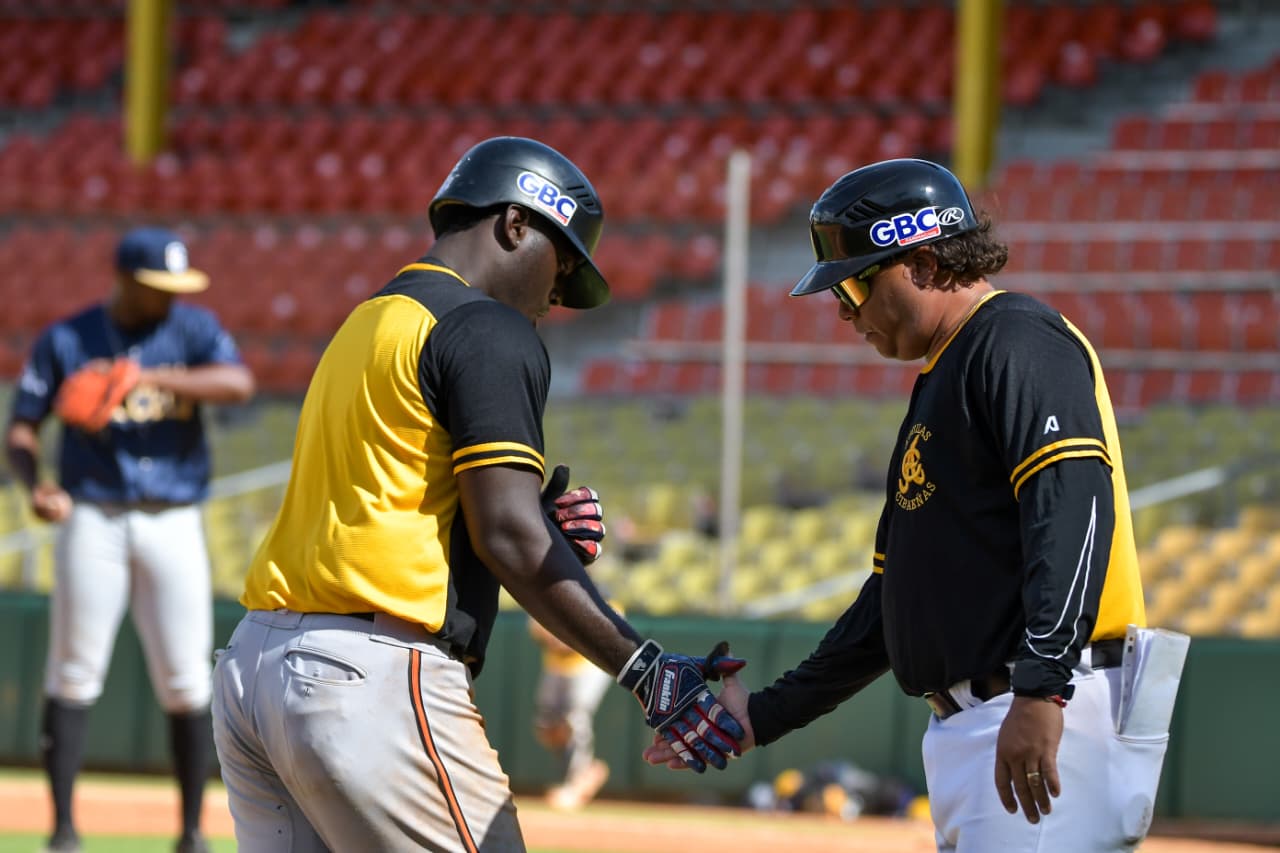 Águilas se imponen con facilidad a Capitanes en primer partido de pretemporada - Águilas Cibaeñas