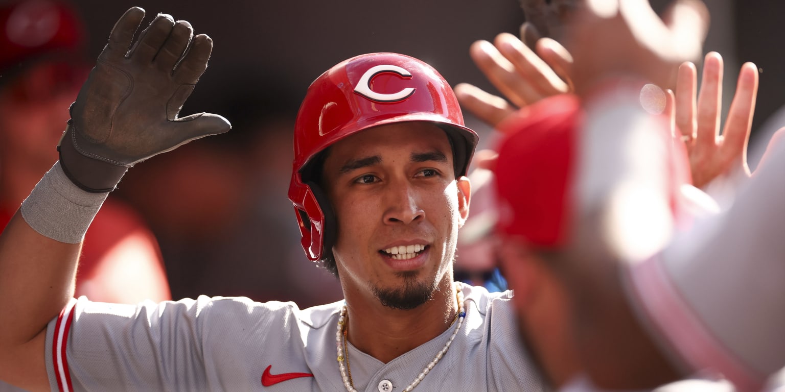 Rojos evitan el arbitraje con Oswaldo Cabrera y acuerdan contrato de un año para 2027