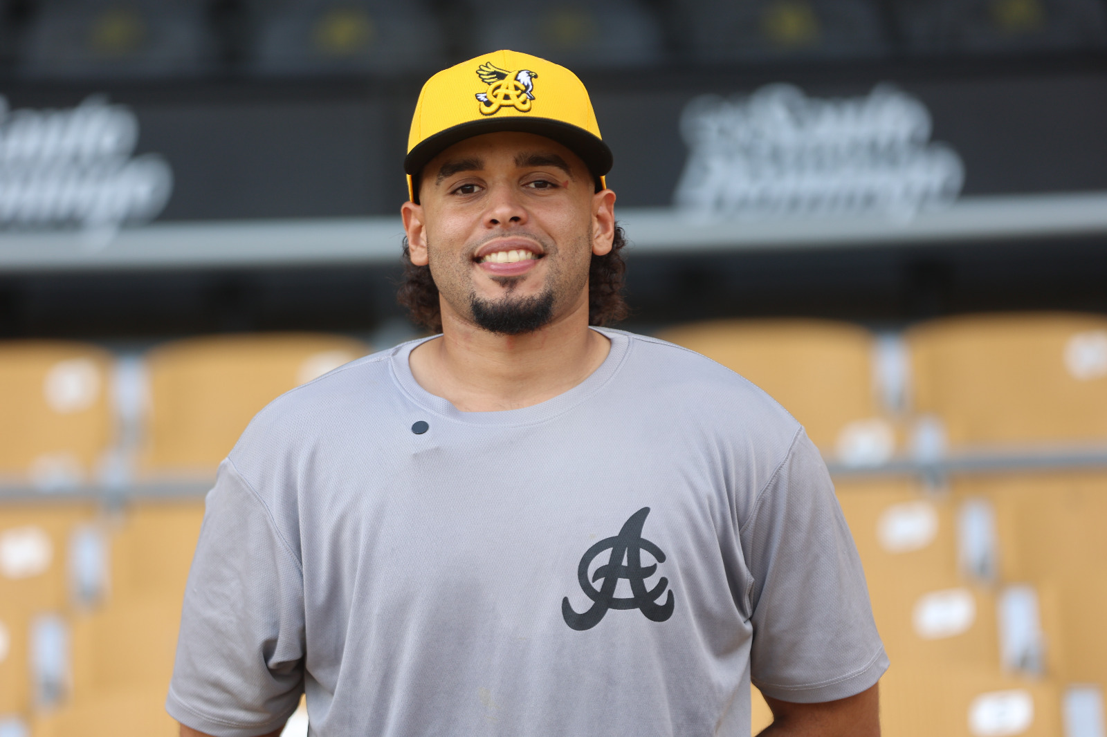 Jhordany Mezquita se integra a las Águilas con mayor confianza para la nueva temporada - Águilas Cibaeñas