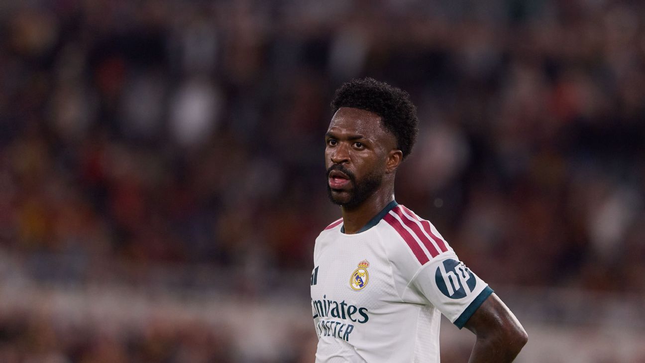 Vinícius cuestiona su sanción y a los árbitros: "La amarilla siempre es para mí"