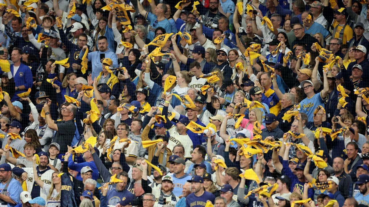 Cómo celebró Milwaukee su regreso a la Serie Mundial, tras 44 años