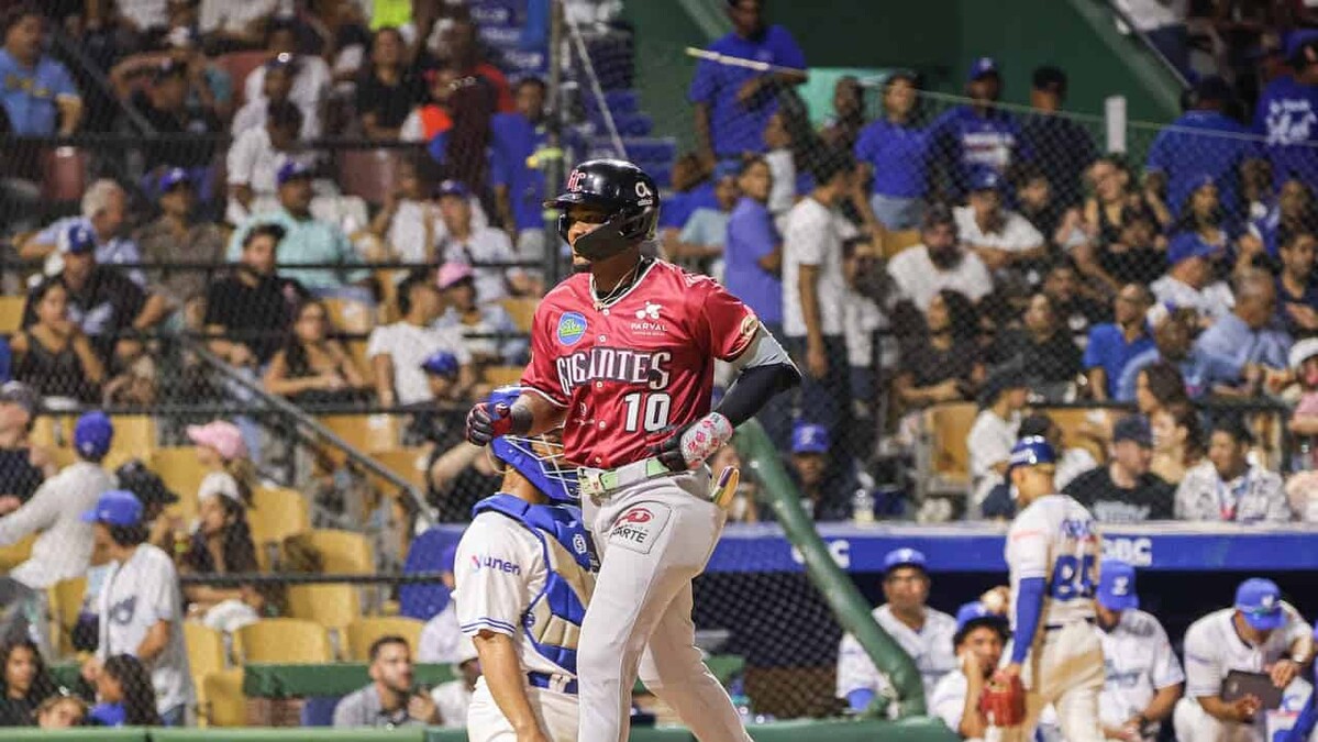 Video | Jefferson Rojas conecta dos jonrones en triunfo de los Gigantes sobre el Licey