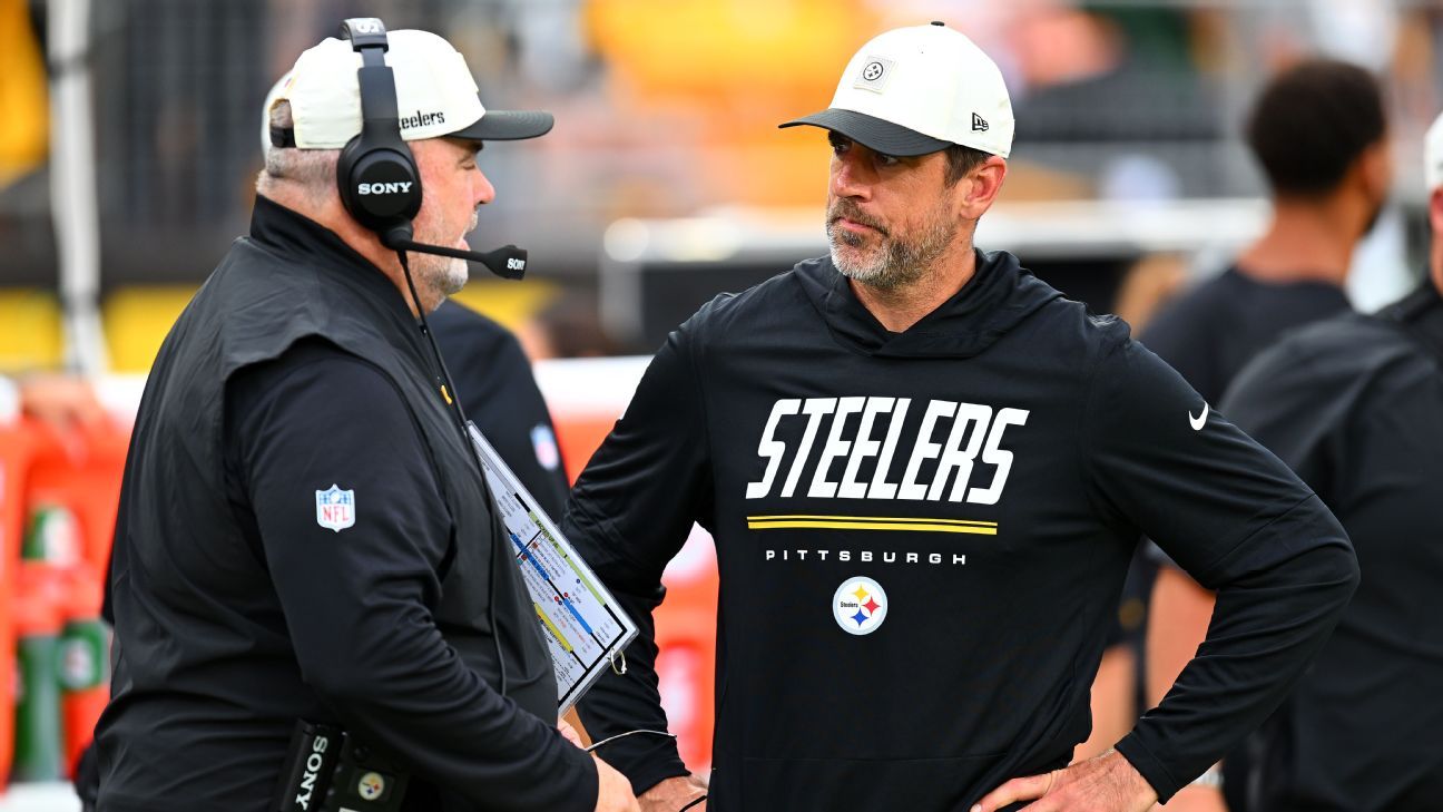 Steelers: Rodgers y coach McCarthy tienen altercado durante derrota