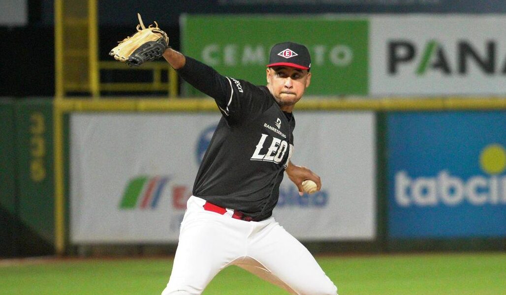 El zurdo Kenny Hernández regresa con el Escogido